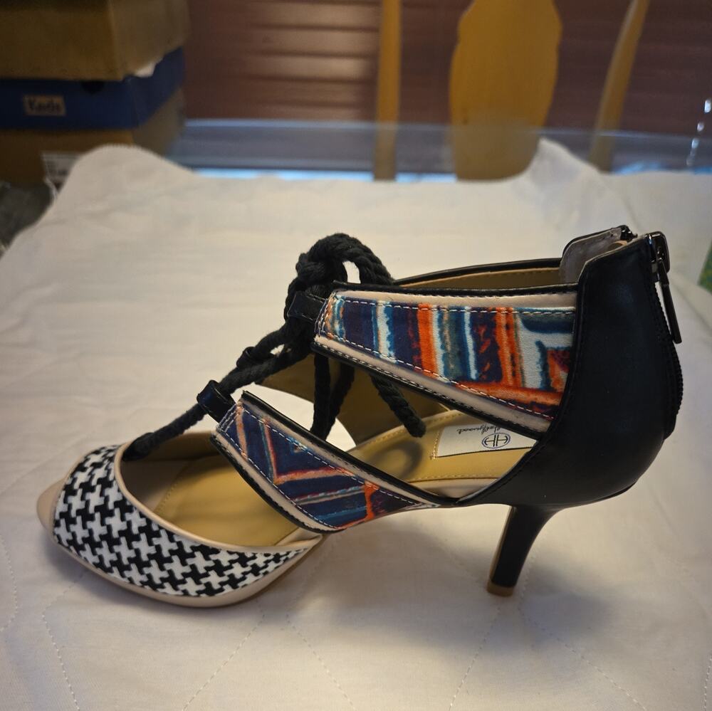 Hot in Hollywood Open Toe Shoes Multicolor/Black Brand New. size 9M